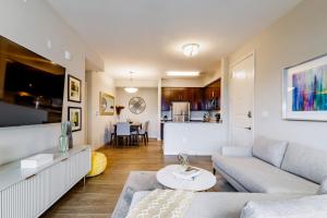 Fort Myers 2BR Condo | Pool + BBQ + Gym