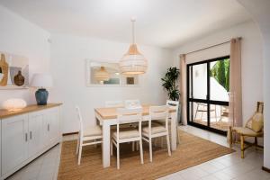 Twin Beach Houses, 7BR, 3 min to Beach