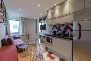 Moderno Studio nos Jardins Funcional e com Lazer