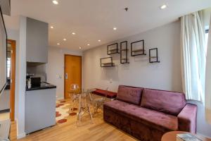 Moderno Studio nos Jardins Funcional e com Lazer