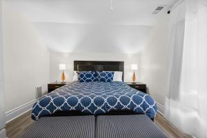 Mexicantown Detroit 2BR | Sleeps 7 + WiFi