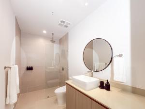 Tropical Tide, Ocean Views & Beach Club