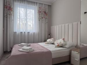 ApartamentyKudowa - Willa Pod Dębami z ogrodem i parkingiem,