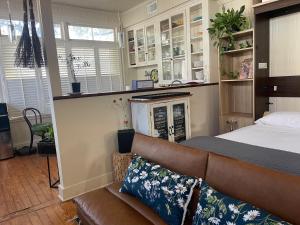 Romantic Studio Apt in Historic Downtown Savannah
