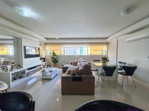Apartamento Avenida Brasil, com dois quartos em Balneário Camboriú