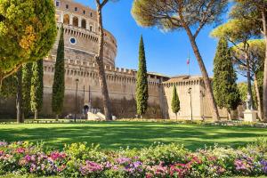 Luxury Apartment for 10 Central VATICANO SPeter Basilica AirCond NETFLIX - SKY Wifi