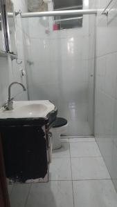 Mobiliado ao lado do metrô