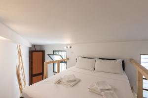 Easy loft next to Loreto metro stop