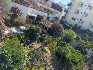 Bushi Rooms- Garden and Free Parking near Beach