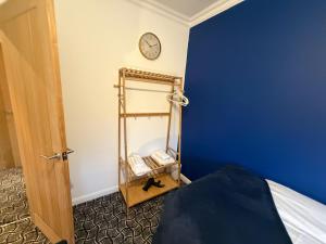 Calm 2BR Bungalow w Garden, Parking & Fast Wi-Fi