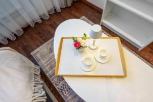 Modern Apartment near Old Town & River in City Center