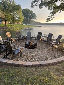 Easy-Access Dock, Kayaks & Views