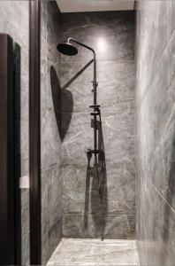 Modern Apartment near Old Town & River in City Center