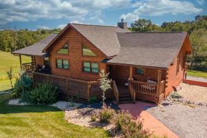 4BR Log Cabin Fireplace, Bar & Game Room