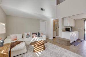 Pool and Casita! 5BR Oasis, Near MLB Spring Training