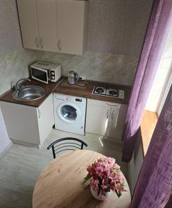 Квартира на Зерновой с балконом 2 эт