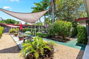 1BR Studio Parking, BBQ, Garden In Hollywood