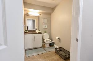 Pacific Blue Townhome Walk to Ocean 2 Bed Apt WITH FREE PARKING