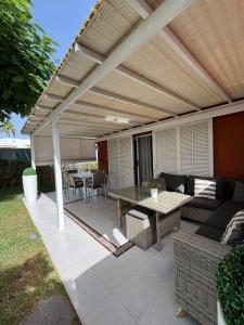 Flamboyant Tree Garden Holiday Home