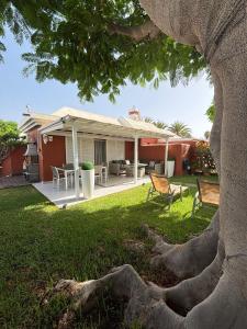 Flamboyant Tree Garden Holiday Home