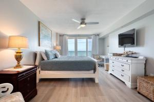 Salty Oceanfront Luxury Condo Pools, Hot Tubs