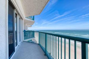 Salty Oceanfront Luxury Condo Pools, Hot Tubs