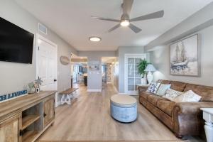 Salty Oceanfront Luxury Condo Pools, Hot Tubs