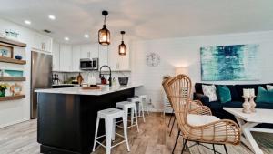 Cheerful North Beach Getaway