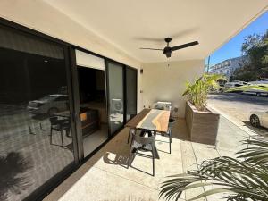 Ample studio steps from Santa Cruz beach