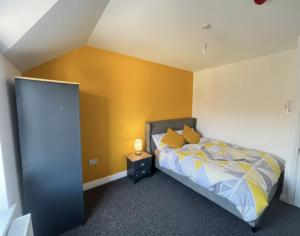 Budget-Friendly En-Suite Room in Reading with Shared Kitchen