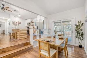 Texas Ranch Retreat - Firepit plus Spacious Backyard