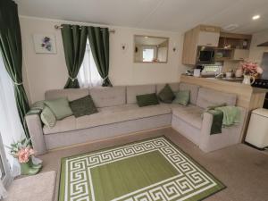 Homeslea 33 Millennium Gardens