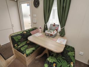 Homeslea 33 Millennium Gardens