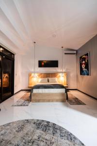 La Danta Lodge - Rio Celeste