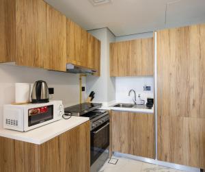 Contemporary Apt Galleria Mall