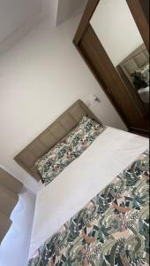 Apartamento de 2 quartos no Recreio dos bandeirantes Rio de Janeiro próx as praias Prainha Grumari Pontal, Condomínio Lindo, Portaria 24hs, Praia do Pontal a 10 minutos andando, ideal para sua lua de mel, e só alugo no mínimo 2 diárias