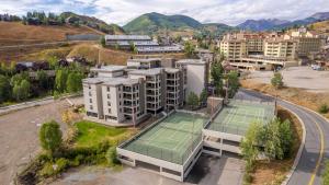 Modern Luxury at the Plaza 3 Bed 3 Bath