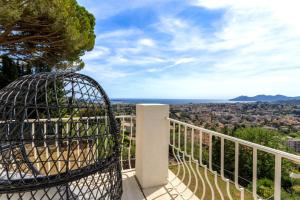 Grande villa, 6 chambres, vue mer, montagne & ville de Cannes