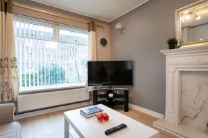 Woodhouse Stays for contractors & Families with free parking & fast WI-FI, modern