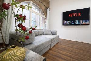 Prime City Apt with Parking - Steps to Bars & Trains