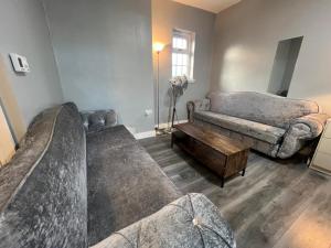 Central Spacious Apartment - 2 Beds - 3 Min Walk to City Centre