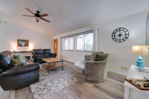 1 Mi to Lake Almanor! Northern Sierra Family Cabin