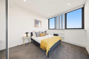 Stylish 2BR with Fireworks Views in Kogarah