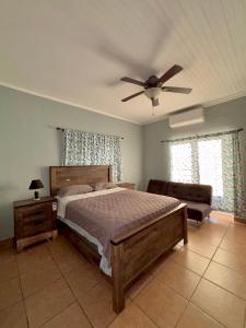 Island Breeze Villa, West End