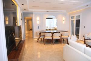 New brand luxury apartment in Hayd Park