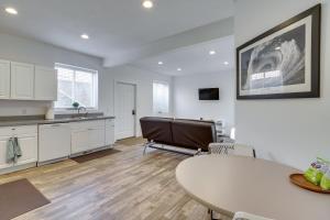 Stunning Peak Views Near Utah Lake! Cozy Getaway