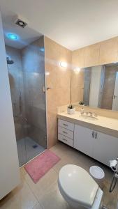 Carnaval em Copacabana! Quarto com duas camas de solteiro