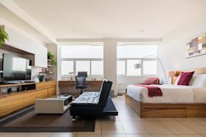 Alameda central, Juárez 52