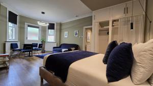 Family studio flat near Regents Park n2