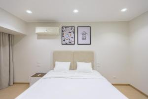 Cairo Homes Elite 4BR Nile & Pyramids View Balcony Maadi